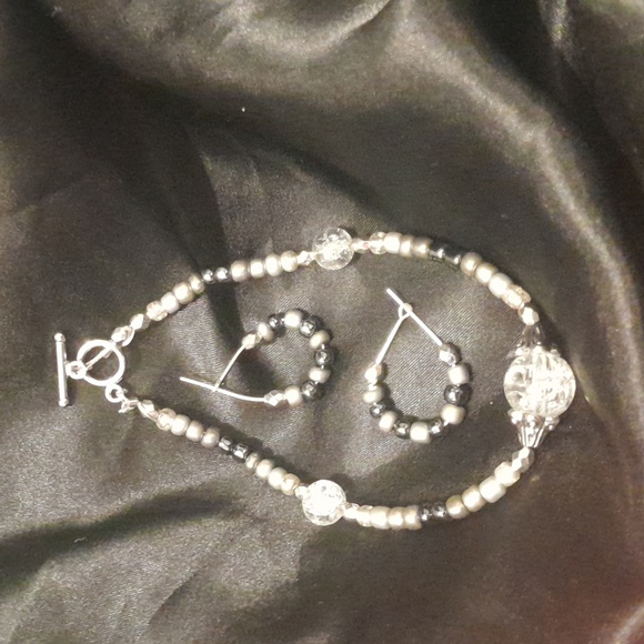 Handmade Bracelet and Earrings set - Picture 3 of 4